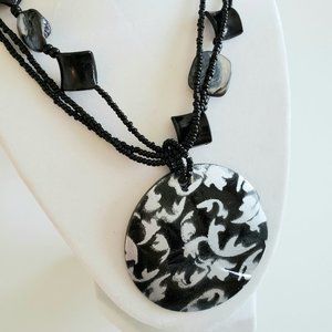 NEW. Black and White Shell Necklace. FREE earrings